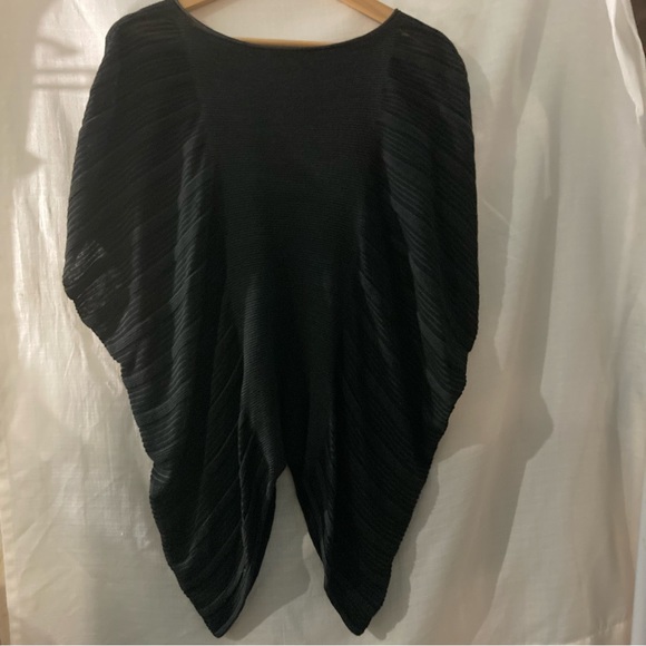 Eileen Fisher sz. PM, Black, 70% Silk, 30% Viscose, bat sleeve, Reg.wear, GUC - Picture 6 of 7